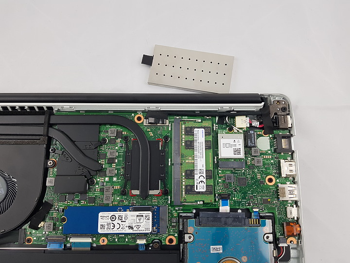 『小亞開箱』dynabook Satellite L40-G 繼承"TOSHIBA"的意志傳承