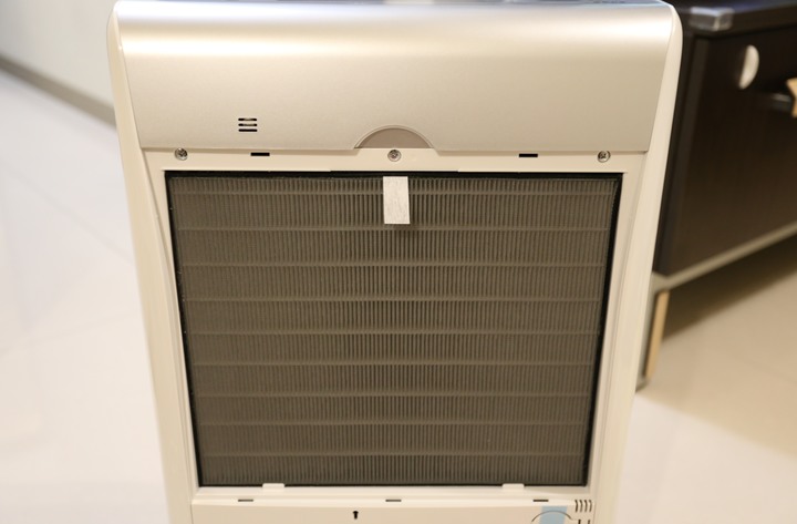 Panasonic帶給我居家空間每天的谷關好空氣,清淨除溼機F-Y20FH開箱及使用心得!!