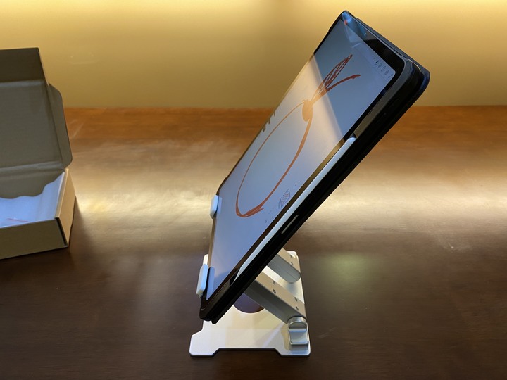 [開箱與推薦] iPad Pro 畫畫必備支架 Raymii R37 平板支架 Raymii FS1 站立支架