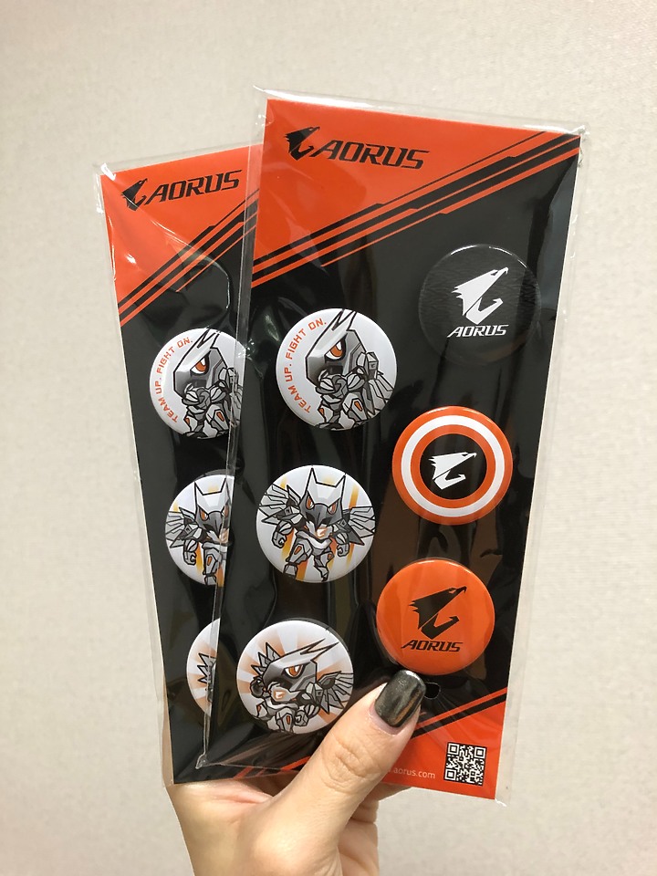 點我看大圖 【小宅開箱】【評測】技嘉GIGABYTE AERO 17 XB 第十代 全新跨界筆電 顛覆你的想像