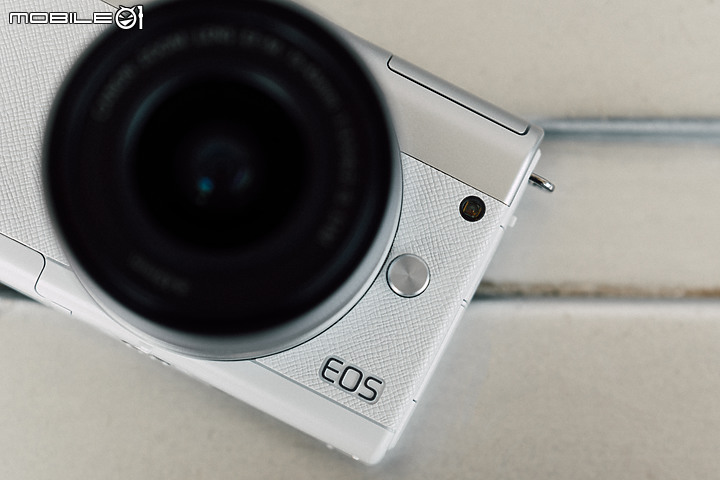 Canon EOS M200 自拍美機|加入眼部 AF 技術‧直式錄影也可以!