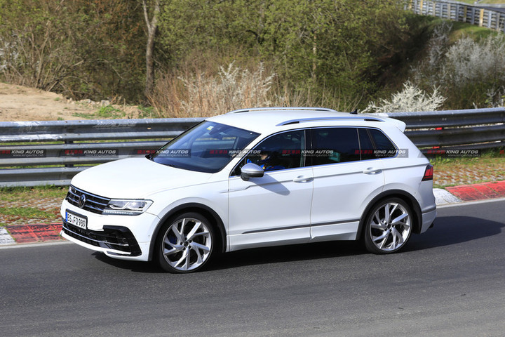 [情報] 《Volkswagen》悶壞了？《Golf R／Arteon R／Tiguan R》無偽裝賽道狂奔
