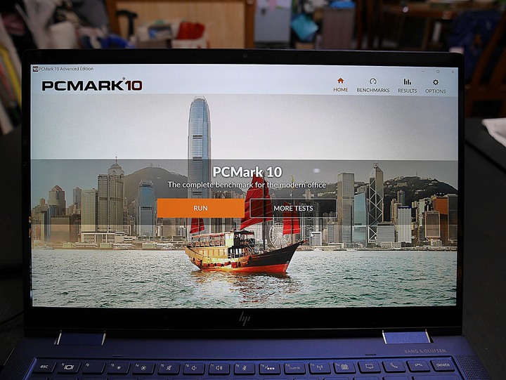造型吸睛、輕巧便攜、使用順暢 — 商用筆電的最優選 — 《HP EliteBook Dragonfly》體驗心得