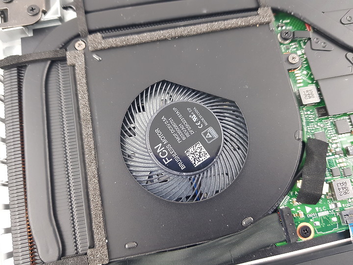 『小亞開箱』dynabook Satellite L40-G 繼承"TOSHIBA"的意志傳承