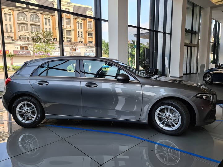 點我看大圖 賓士新車陪同交車記錄 A200 Sedan & CLA200 Shooting Brake