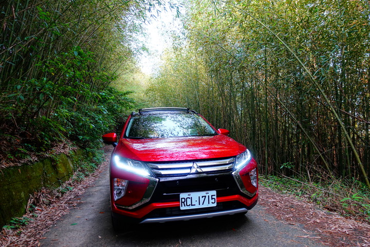 點我看大圖 【感動心得】─=≡Σ((( つ•̀ω•́)つ我與日蝕《ECLIPSE CROSS S-AWC》相見恨晚之上山下海暢遊無阻密境來去自如