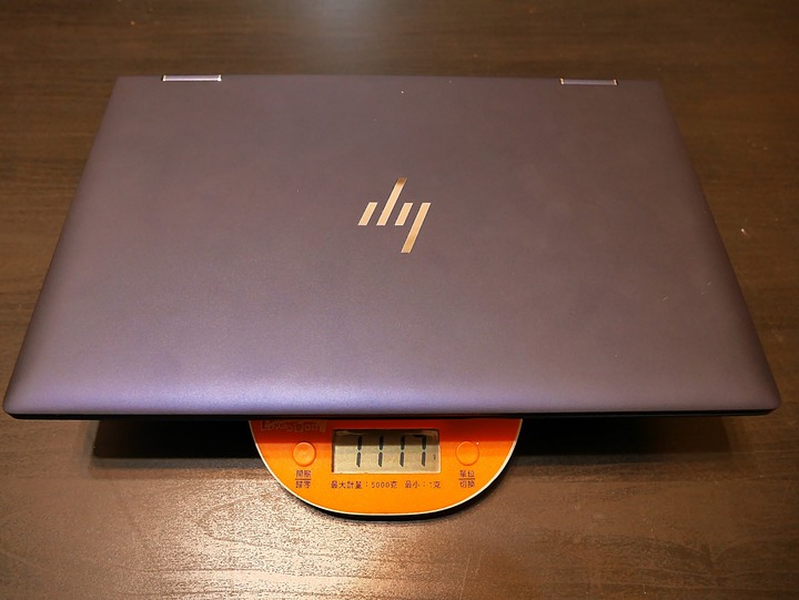 造型吸睛、輕巧便攜、使用順暢 — 商用筆電的最優選 — 《HP EliteBook Dragonfly》體驗心得