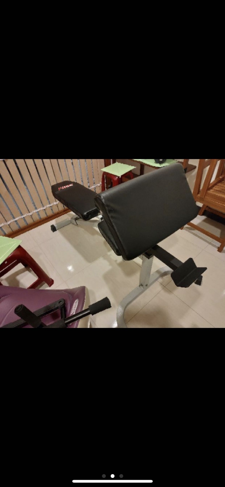 簡易啞鈴跟臥推椅