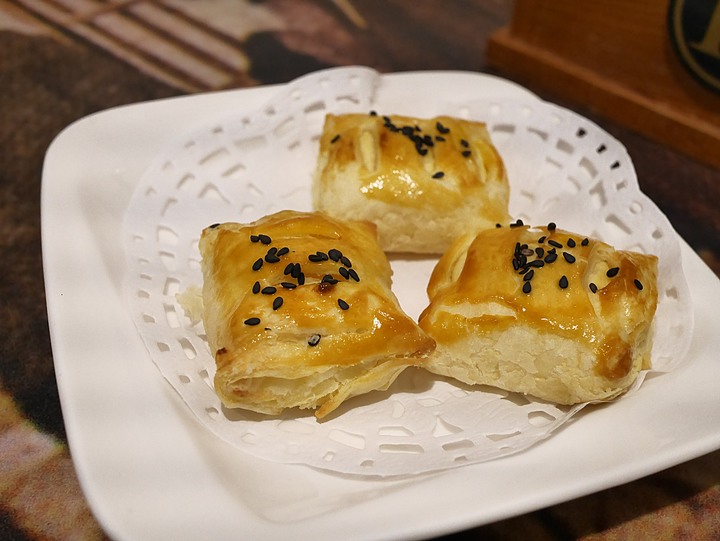 【是食記也是遊記】臺中市 北區 香蕉新樂園 — 營運了30年，即將畢業的臺灣懷舊餐廳
