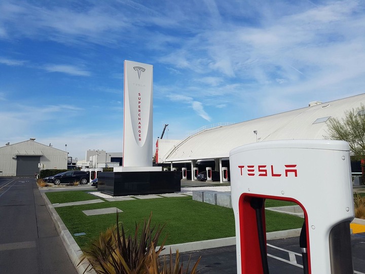 《TESLA知識家 #10.1》超級充電站相關分享整理