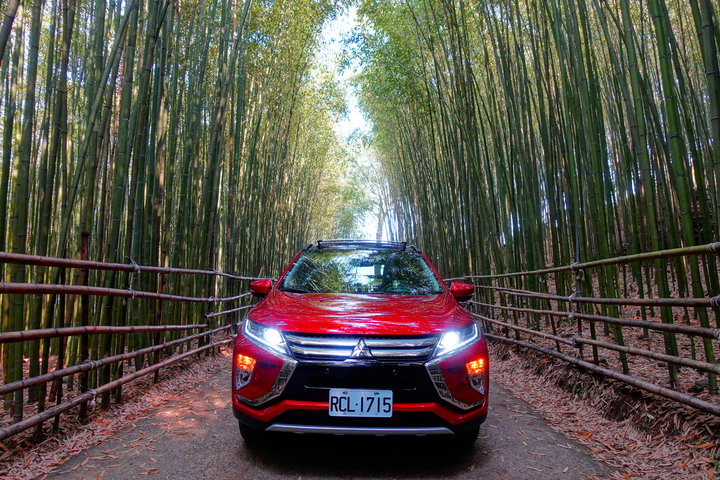 點我看大圖 【感動心得】─=≡Σ((( つ•̀ω•́)つ我與日蝕《ECLIPSE CROSS S-AWC》相見恨晚之上山下海暢遊無阻密境來去自如