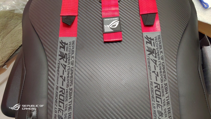 【ROG Chariot RGB SL300C】RGB電競椅（簡單開箱）