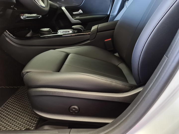 點我看大圖 賓士新車陪同交車記錄 A200 Sedan & CLA200 Shooting Brake