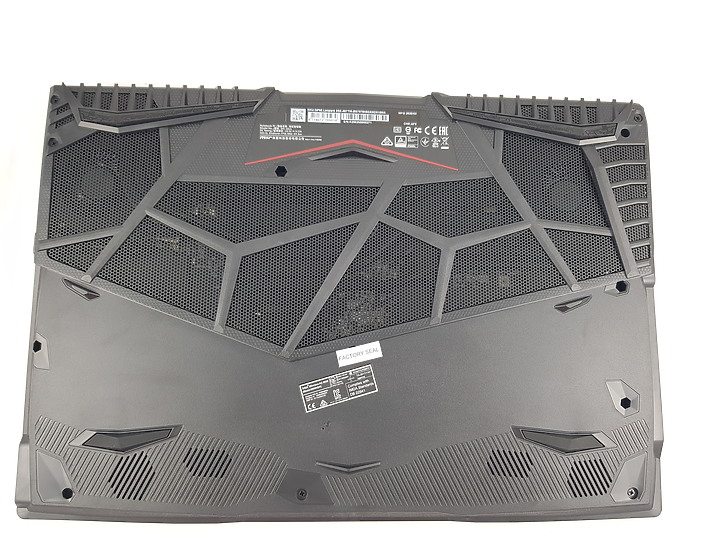 「小亞開箱」MSI GP65 Leopard 9SE 電競筆電，非用我不可