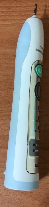 [更新] 飛利浦電動牙刷 HX6930 半年就壞了 (看起來還有2格電，電池沒壞)