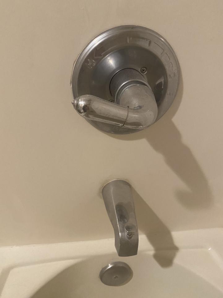 浴缸水龍頭滴水問題