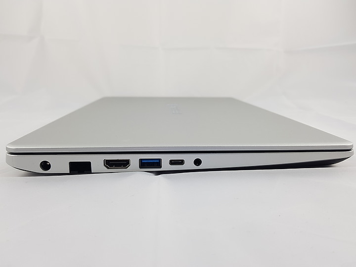 『小亞開箱』dynabook Satellite L40-G 繼承"TOSHIBA"的意志傳承