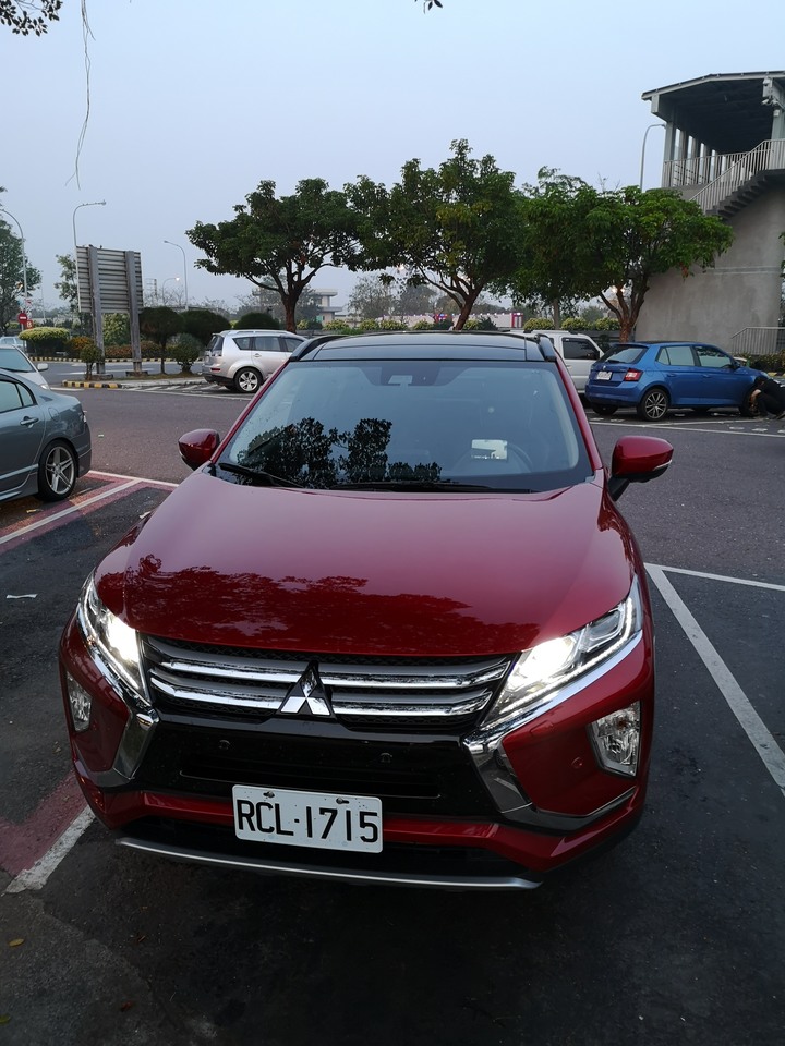 【感動心得】─=≡Σ((( つ•̀ω•́)つ我與日蝕《ECLIPSE CROSS S-AWC》相見恨晚之上山下海暢遊無阻密境來去自如