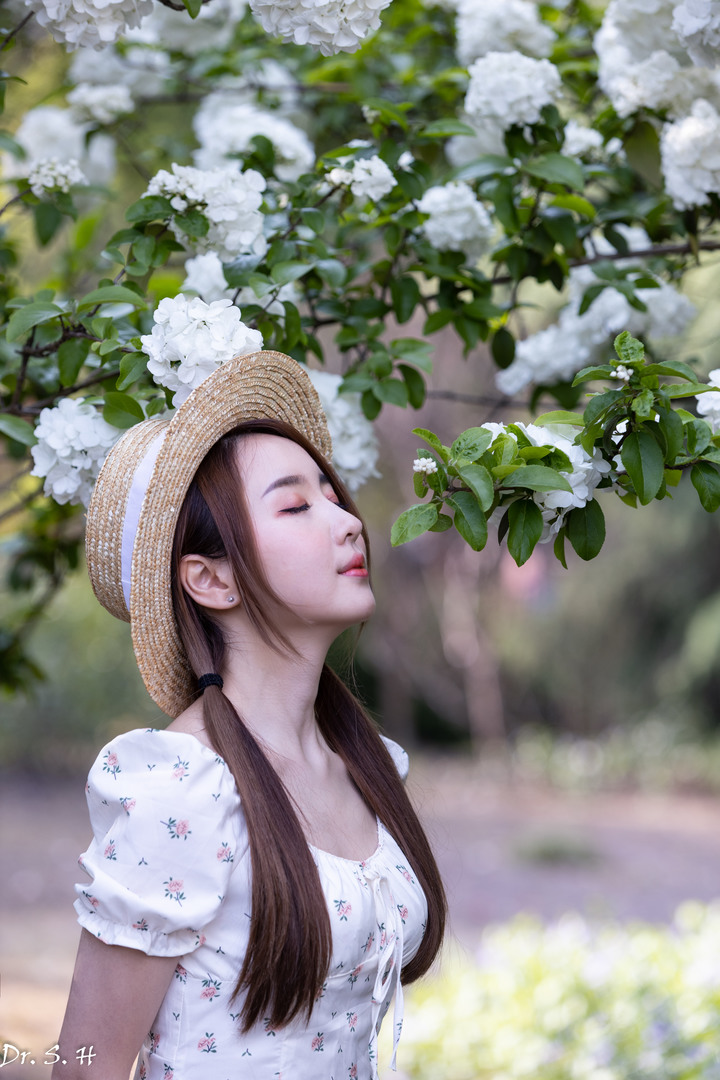 午後野餐, 精緻美女.....有點像林依晨
