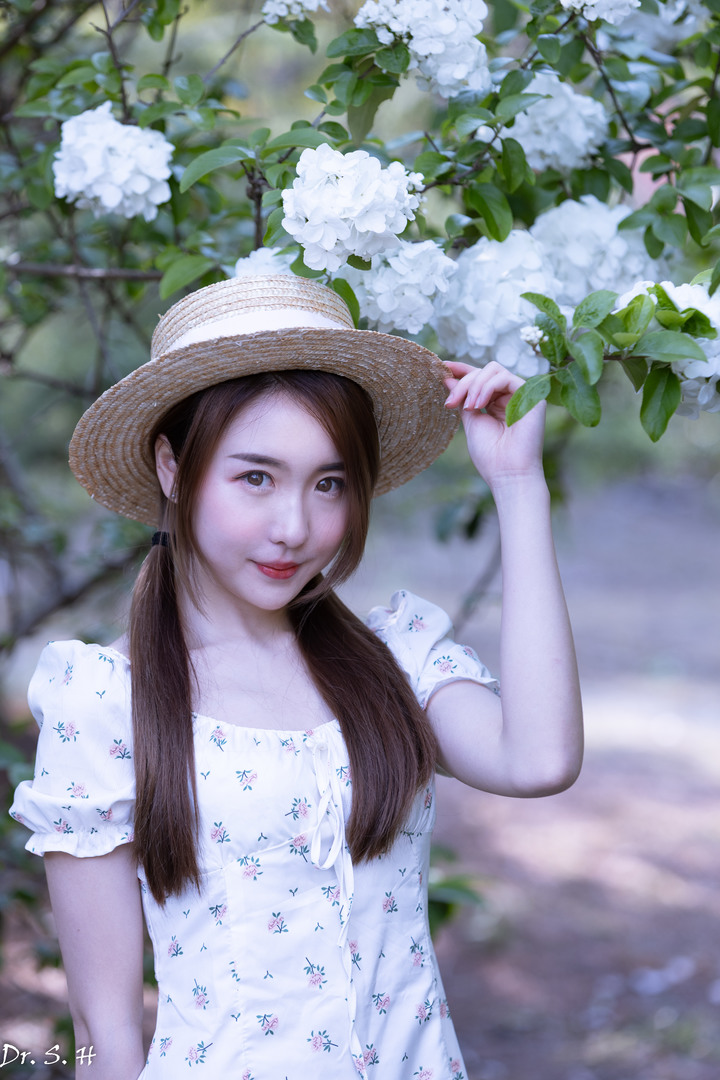 午後野餐, 精緻美女.....有點像林依晨