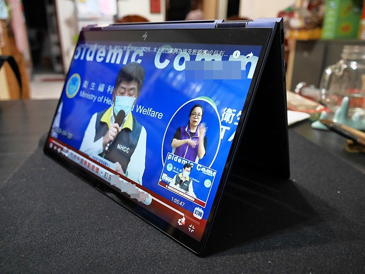造型吸睛、輕巧便攜、使用順暢 — 商用筆電的最優選 — 《HP EliteBook Dragonfly》體驗心得