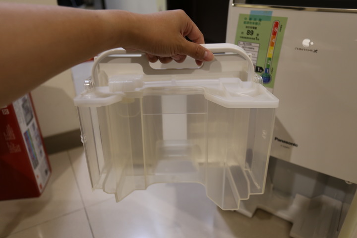 Panasonic帶給我居家空間每天的谷關好空氣,清淨除溼機F-Y20FH開箱及使用心得!!