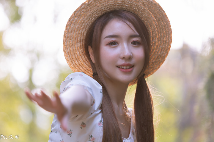 午後野餐, 精緻美女.....有點像林依晨