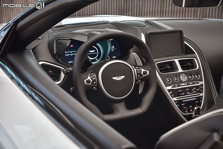 【採訪】敞篷的浪漫,Aston Martin DBS Superleggera Volante/DBS Inspired by DBR1抵台現身!