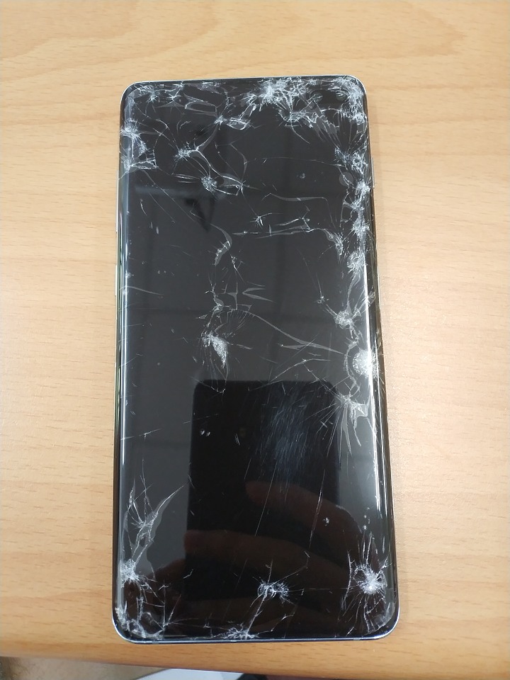 S10+超堅固的啦!!!