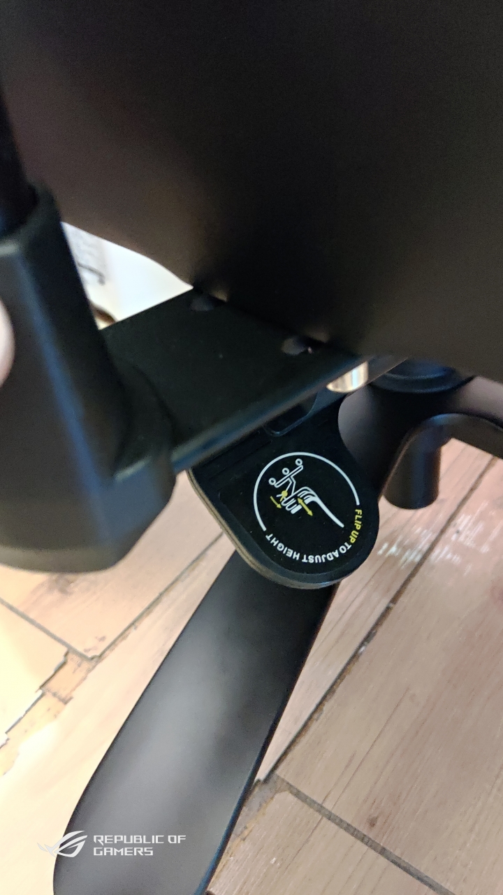 【ROG Chariot RGB SL300C】RGB電競椅（簡單開箱）