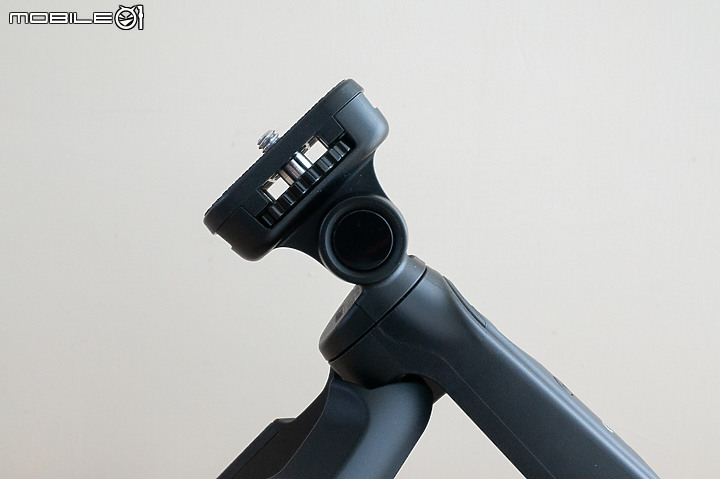 Canon EOS M200 自拍美機｜加入眼部 AF 技術‧直式錄影也可以！