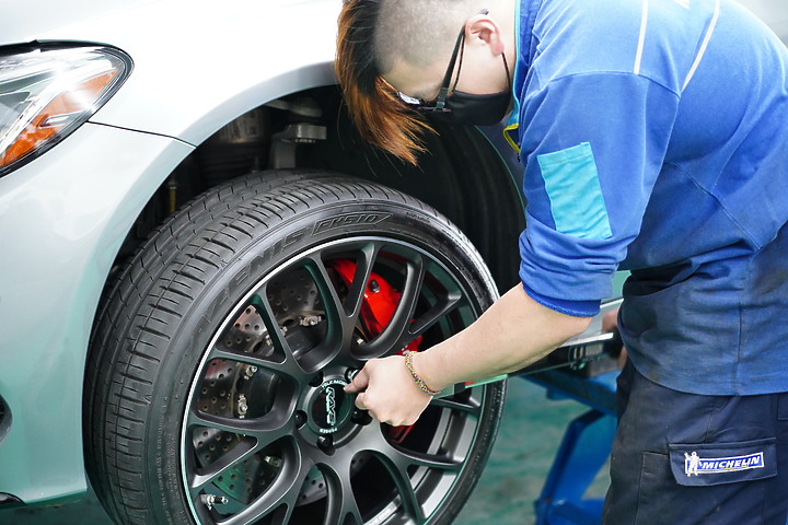 點我看大圖 【開箱】 RAYS G16 MK色 鍛造鋁圈 FOR W205 C300