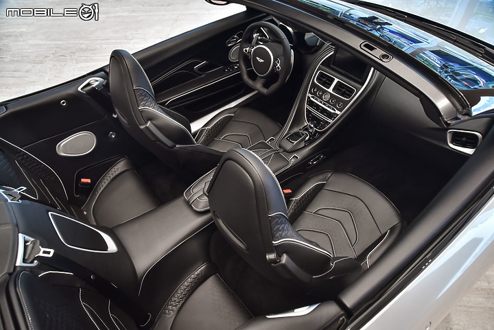 【採訪】敞篷的浪漫,Aston Martin DBS Superleggera Volante/DBS Inspired by DBR1抵台現身!