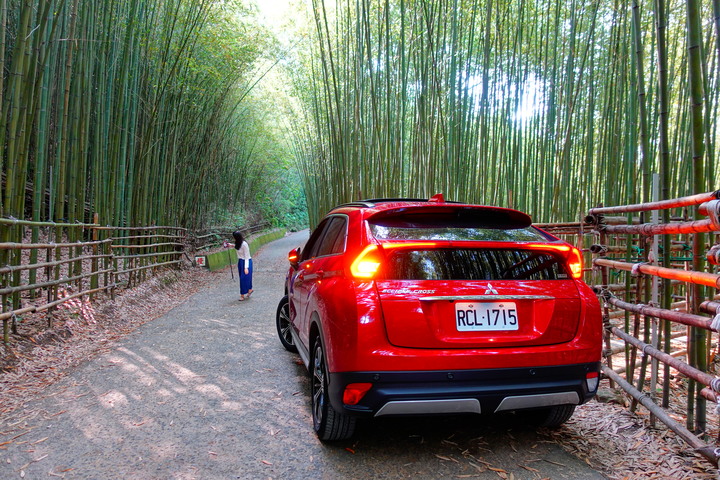 點我看大圖 【感動心得】─=≡Σ((( つ•̀ω•́)つ我與日蝕《ECLIPSE CROSS S-AWC》相見恨晚之上山下海暢遊無阻密境來去自如