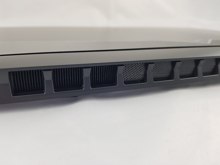 點我看大圖 【小宅開箱】【評測】技嘉GIGABYTE AERO 17 XB 第十代 全新跨界筆電 顛覆你的想像