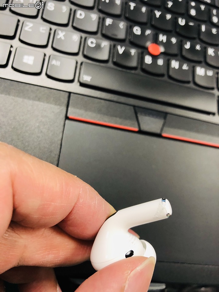 Airpods Pro 右耳底部出現腐蝕情況(今年2月份購入)