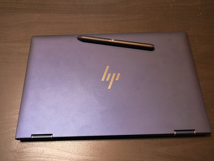 造型吸睛、輕巧便攜、使用順暢 — 商用筆電的最優選 — 《HP EliteBook Dragonfly》體驗心得