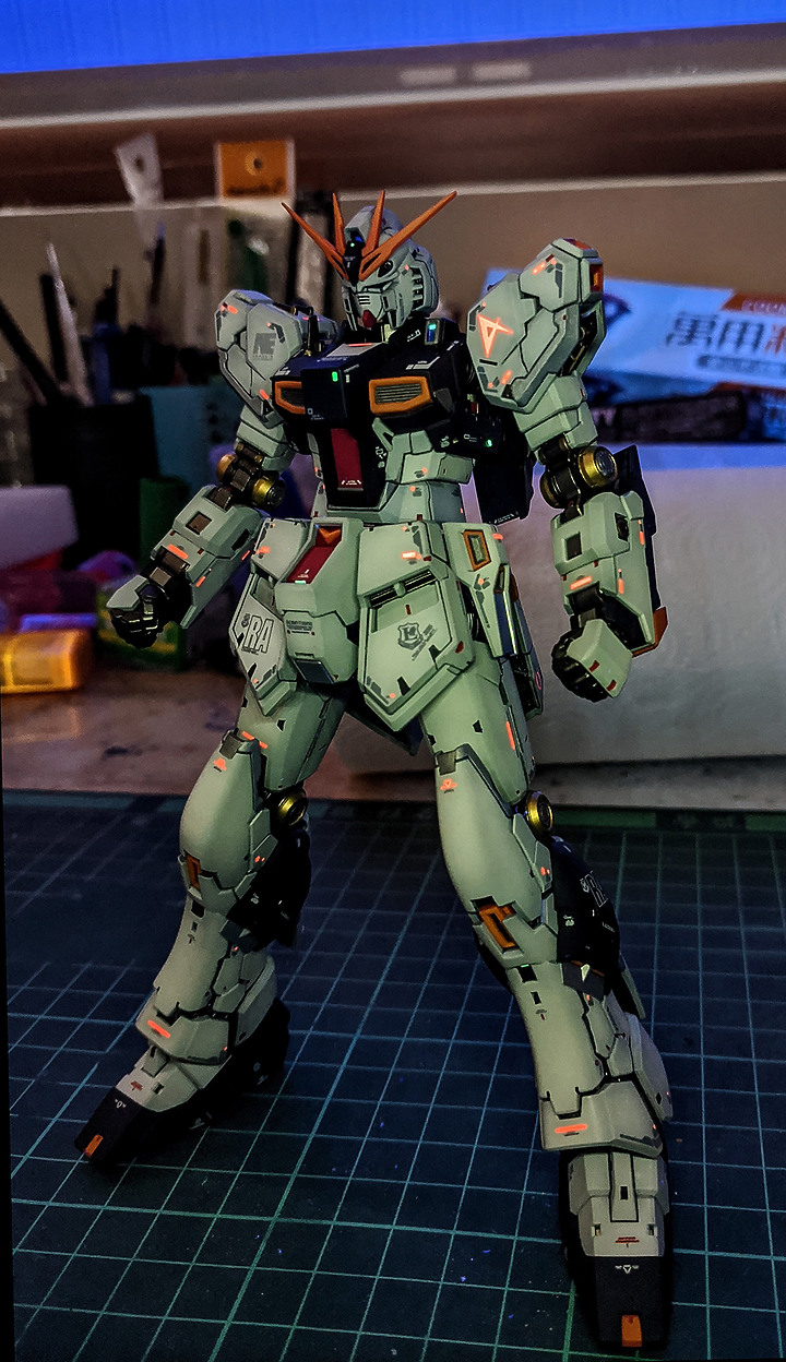 [作品分享] RX-93 ν Gundam 解體匠機?我們自己來