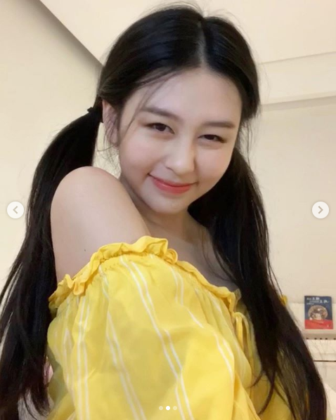再美也美不過媽媽啦XD (原文:邱淑貞「最美女兒-沈月」曬甜照 ) (有圖)