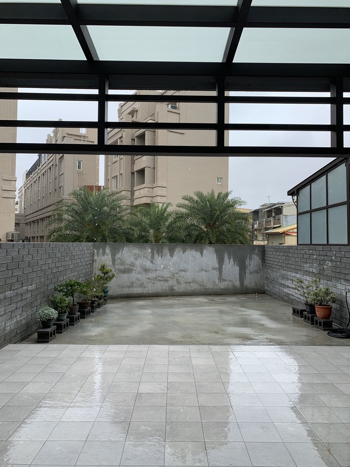 [開箱] 簡單舒適的現代宅，新增後花園