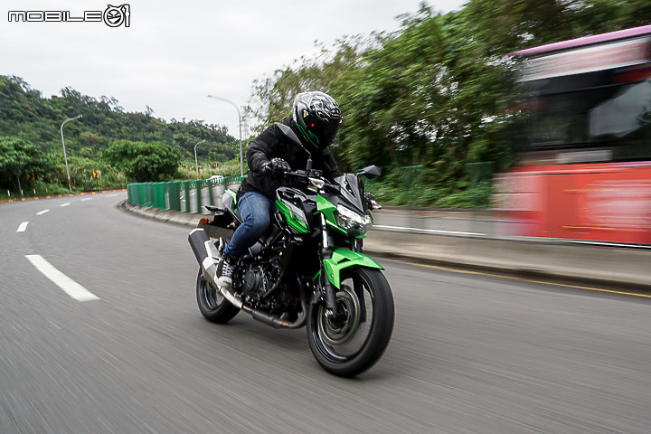 Kawasaki Z400 試駕 從低轉就讓人驚豔