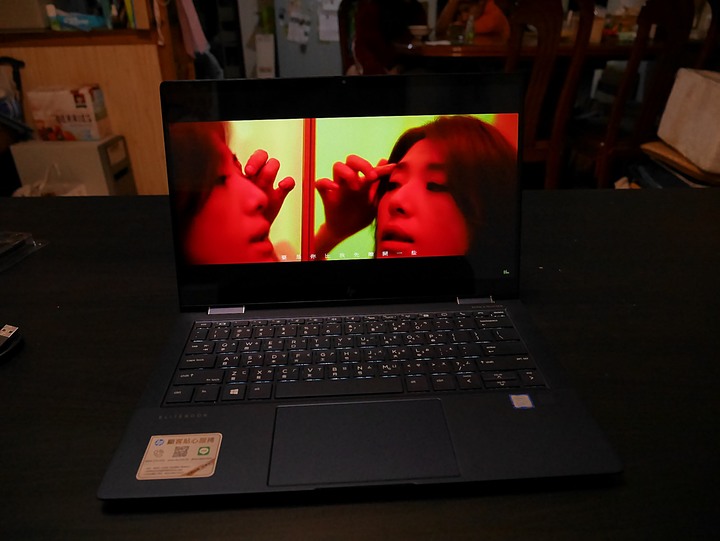 造型吸睛、輕巧便攜、使用順暢 — 商用筆電的最優選 — 《HP EliteBook Dragonfly》體驗心得