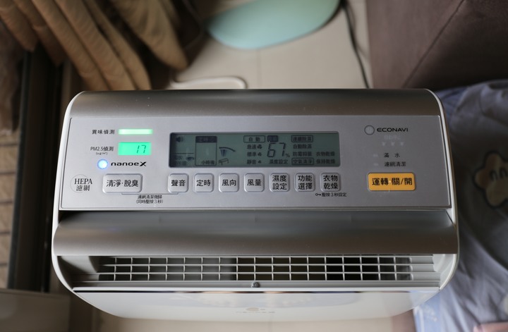 Panasonic帶給我居家空間每天的谷關好空氣,清淨除溼機F-Y20FH開箱及使用心得!!