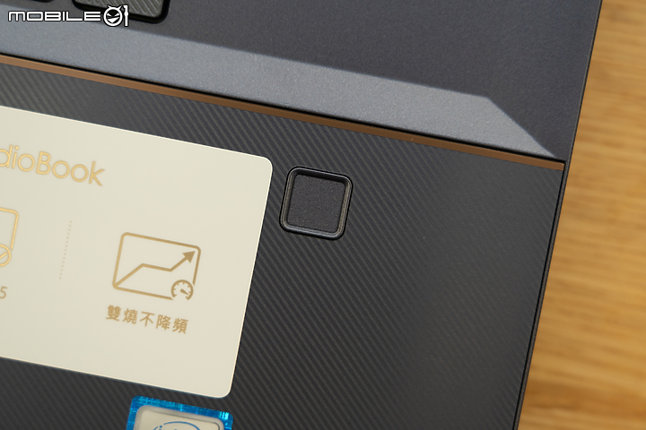 ASUS ProArt StudioBook Pro X W730 測試 隨行的創意工作站！