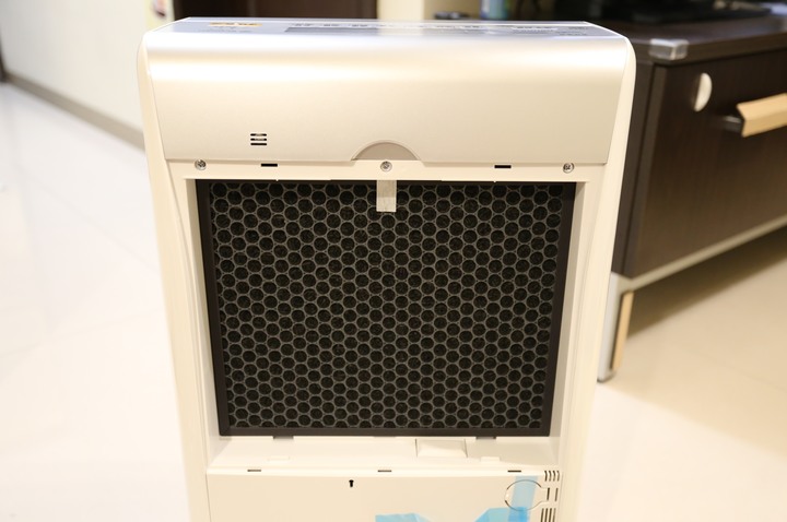 Panasonic帶給我居家空間每天的谷關好空氣,清淨除溼機F-Y20FH開箱及使用心得!!