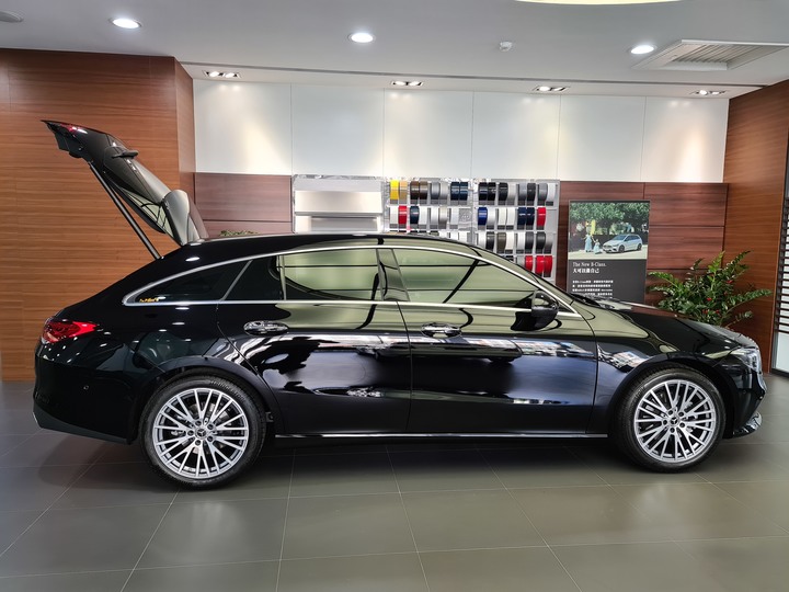 點我看大圖 賓士新車陪同交車記錄 A200 Sedan & CLA200 Shooting Brake