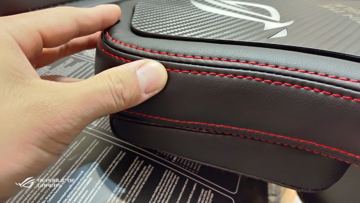 【ROG Chariot RGB SL300C】RGB電競椅（簡單開箱）