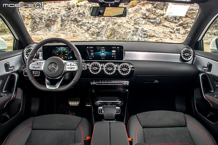 Mercedes-Benz A180 運動版試駕 入門動力也有一身勁裝