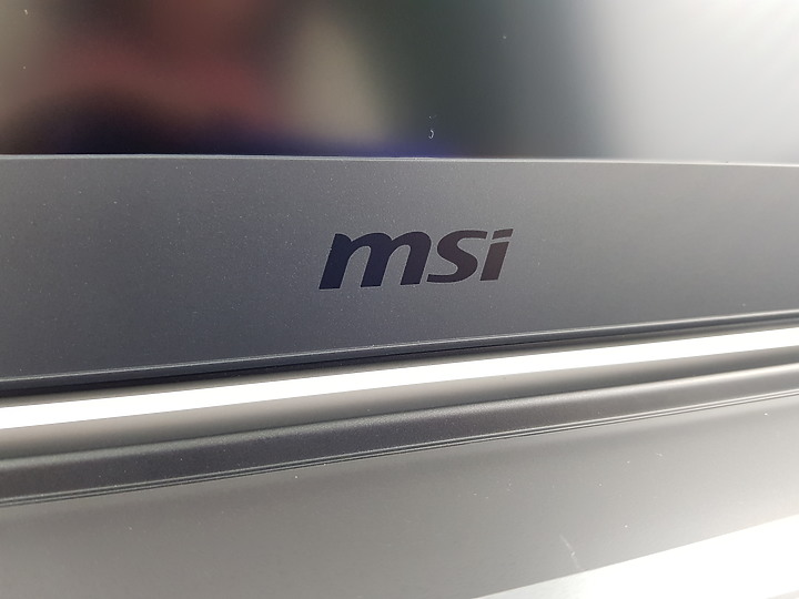 「小亞開箱」MSI GP65 Leopard 9SE 電競筆電，非用我不可