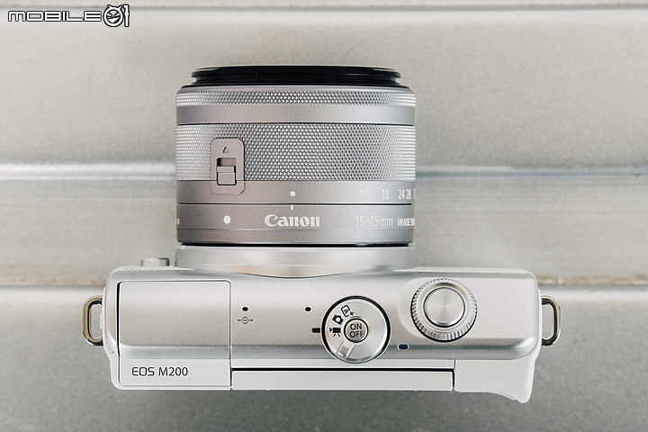 Canon EOS M200 自拍美機|加入眼部 AF 技術‧直式錄影也可以!